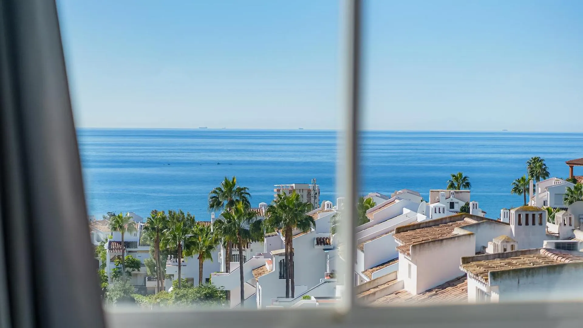 Sea View Luxury Penthouse Miraflores Sitio de Calahonda 公寓