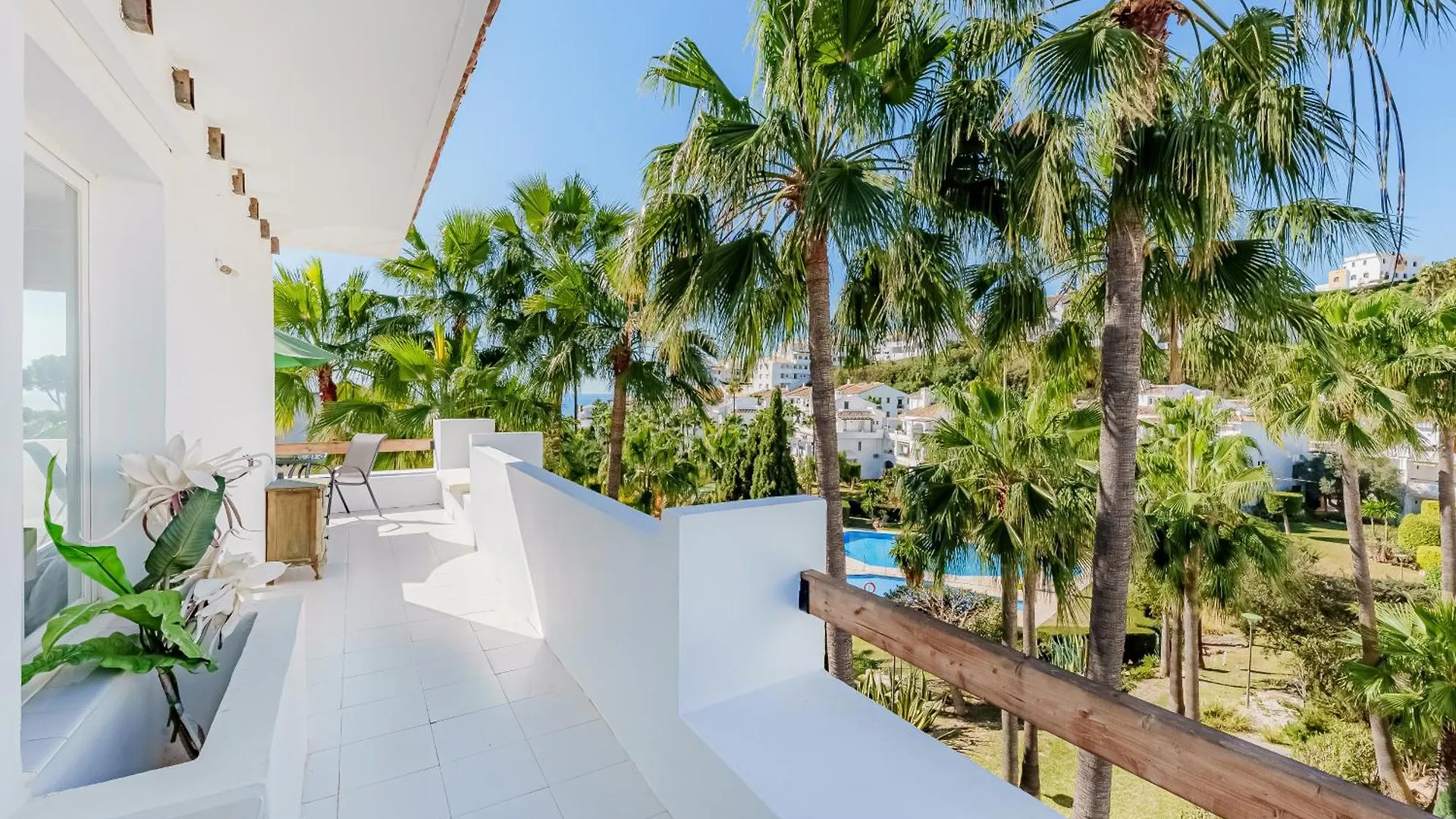 Sea View Luxury Penthouse Miraflores Sitio de Calahonda